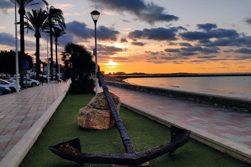 Santa Pola Con Tres Dormitorios Playa Levante Екстер'єр фото